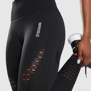 BLACK GYMSHARK ENERGY SEAMLESS LEGGINGS